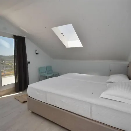 Villa Villa Nurten Oeluedeniz'E Yakin Villa