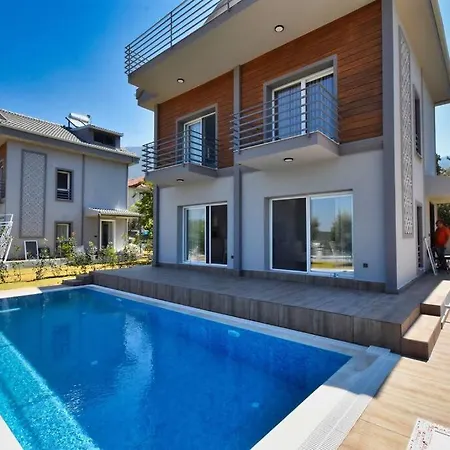 Villa Nurten Oeluedeniz'E Yakin Villa *