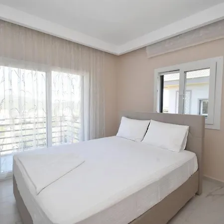 Villa Nurten Oeluedeniz'E Yakin Villa Fethiye