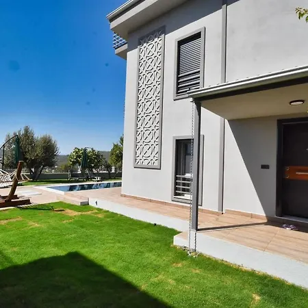 Villa Villa Nurten Oeluedeniz'E Yakin Villa *