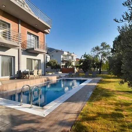 Nurten Oeluedeniz'e Yakin Villa *