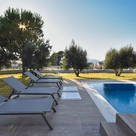 Villa Nurten Oeluedeniz'E Yakin Villa