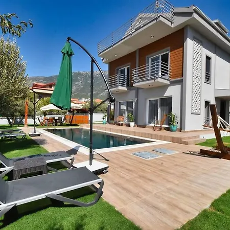 Villa Nurten Oeluedeniz'E Yakin Villa *
