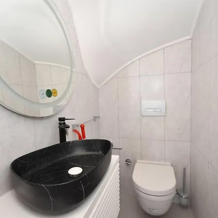 Villa Villa Nurten Oeluedeniz'E Yakin Villa *