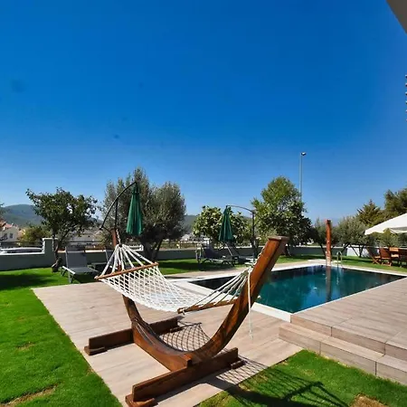 Nurten Oeluedeniz'e Yakin Fethiye