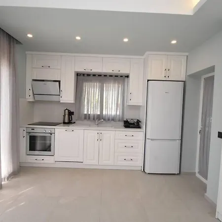 Villa Villa Nurten Oeluedeniz'E Yakin Villa