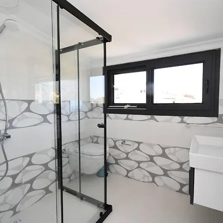 Villa Villa Nurten Oeluedeniz'E Yakin Villa